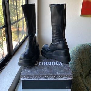 DEMONIA 💀 shaker 65 vegan leather platform boots.